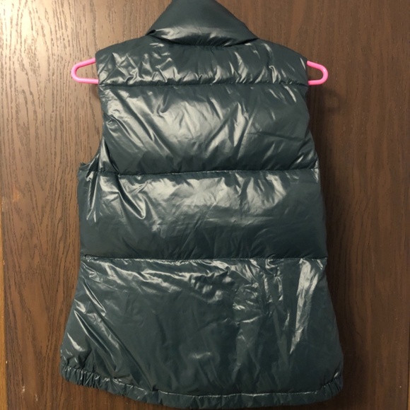 Community puffer Vest - Picture 2 of 2